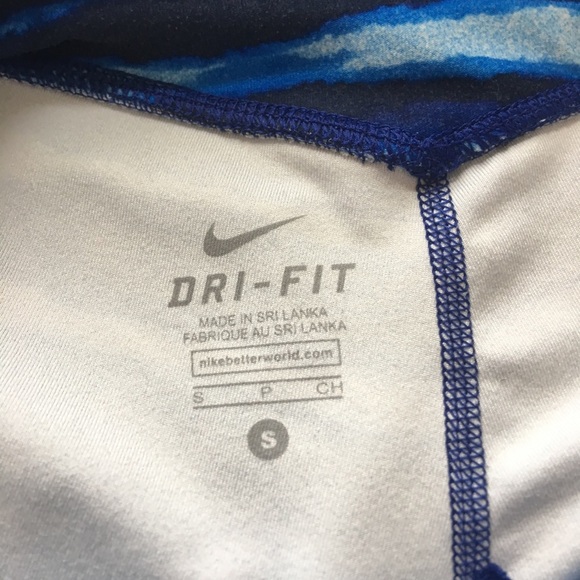 Nike Legendary Ten Less Plastic Bottle Capris - Picture 7 of 7